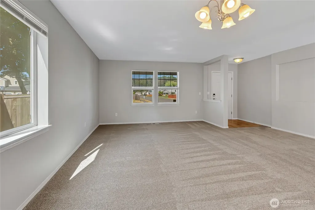 1401 Riddell Avenue NE Orting WA 98360