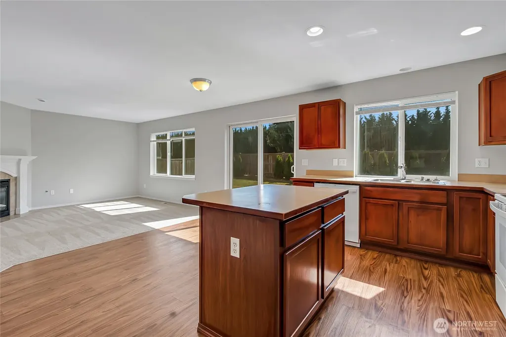 1401 Riddell Avenue NE Orting WA 98360