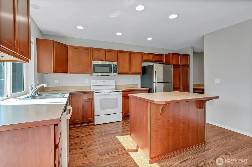 1401 Riddell Avenue NE Orting WA 98360