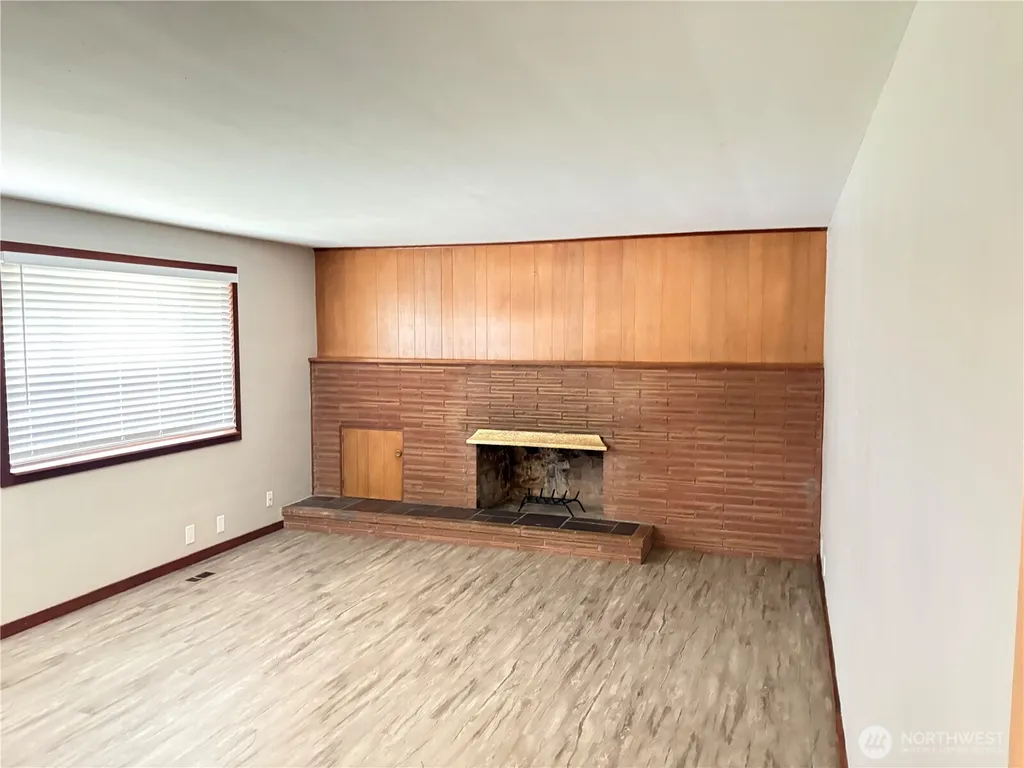 1828 Gossard Street Enumclaw WA 98022
