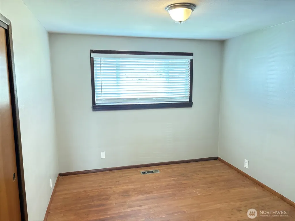1828 Gossard Street Enumclaw WA 98022