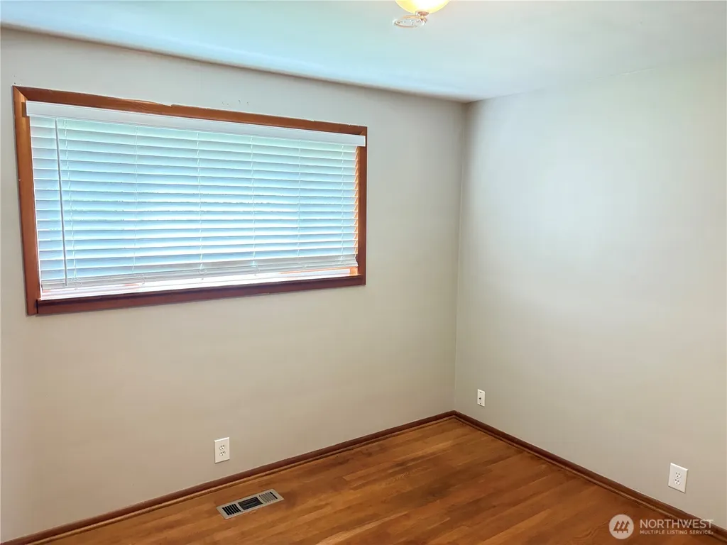 1828 Gossard Street Enumclaw WA 98022