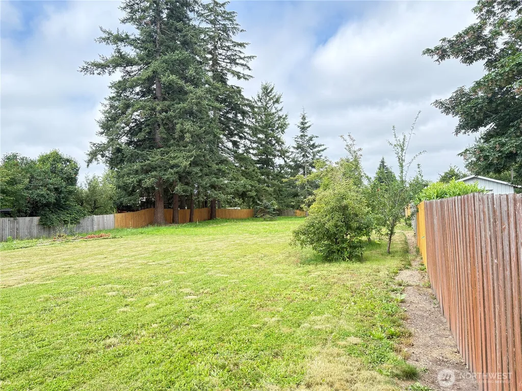 1828 Gossard Street Enumclaw WA 98022