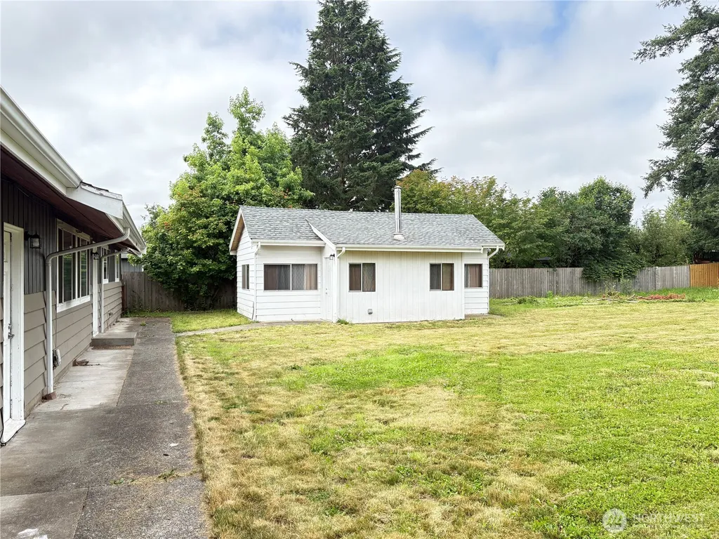 1828 Gossard Street Enumclaw WA 98022