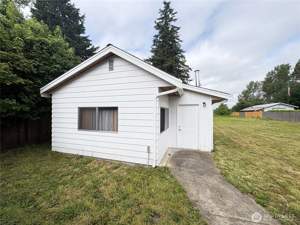 1828 Gossard Street Enumclaw WA 98022
