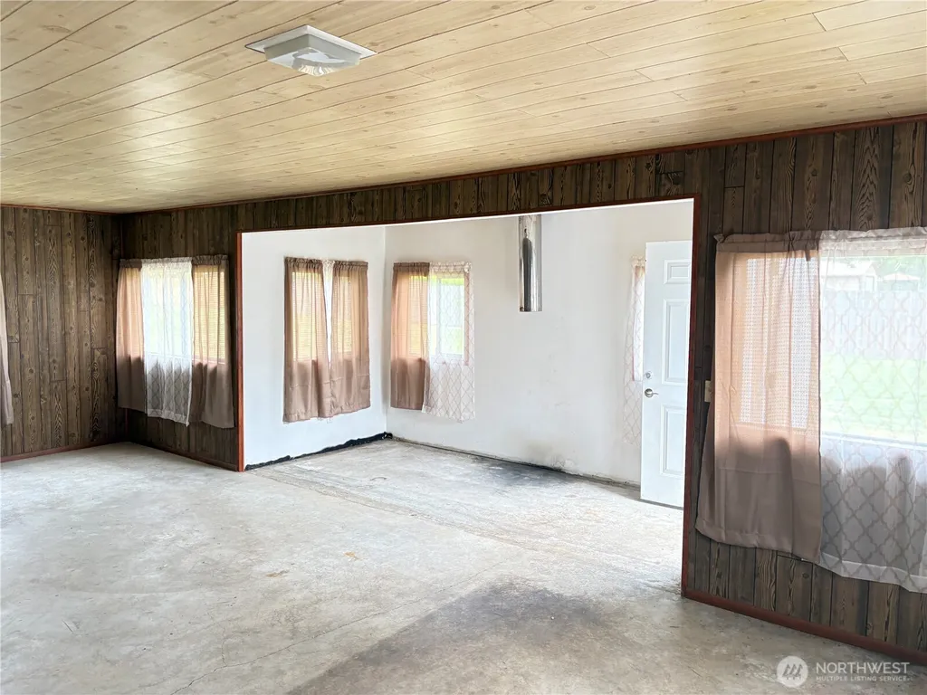 1828 Gossard Street Enumclaw WA 98022