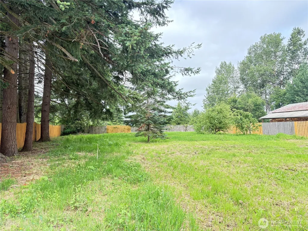 1828 Gossard Street Enumclaw WA 98022