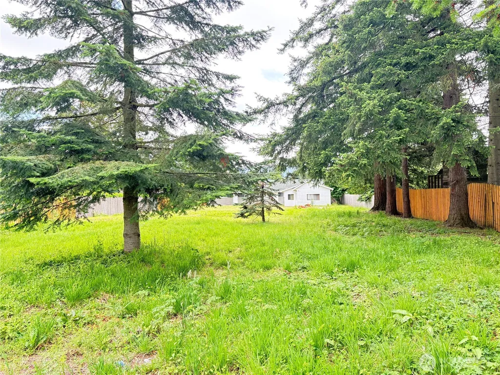 1828 Gossard Street Enumclaw WA 98022