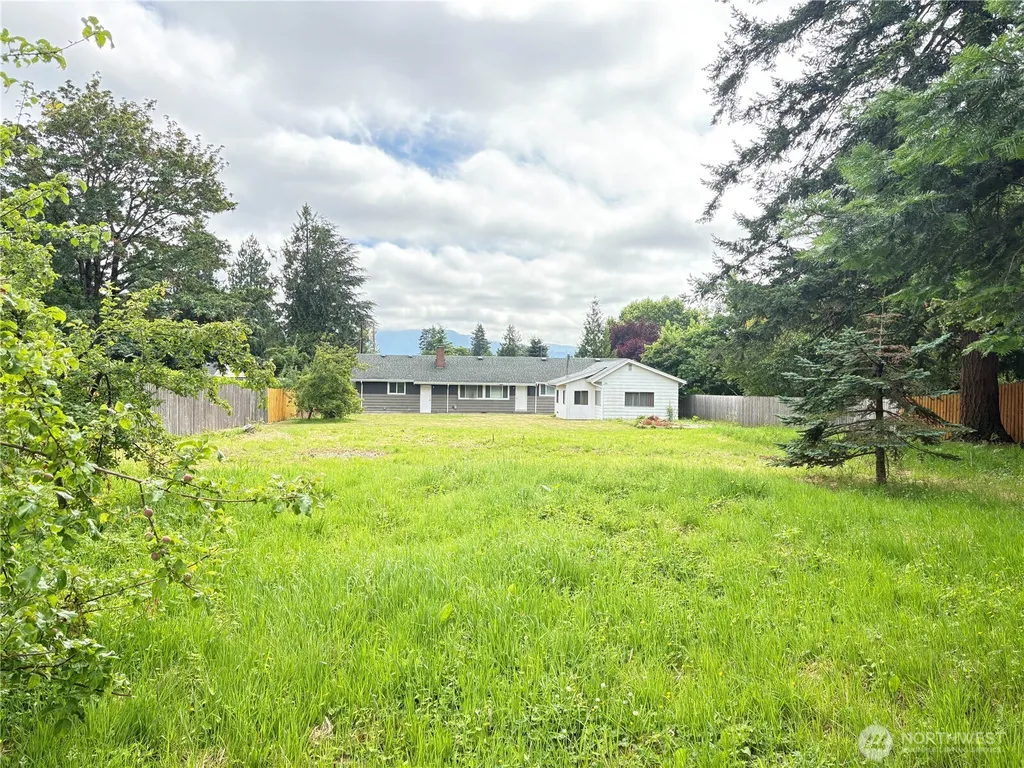 1828 Gossard Street Enumclaw WA 98022