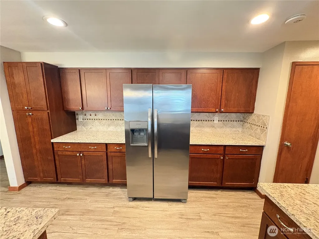 1828 Gossard Street Enumclaw WA 98022