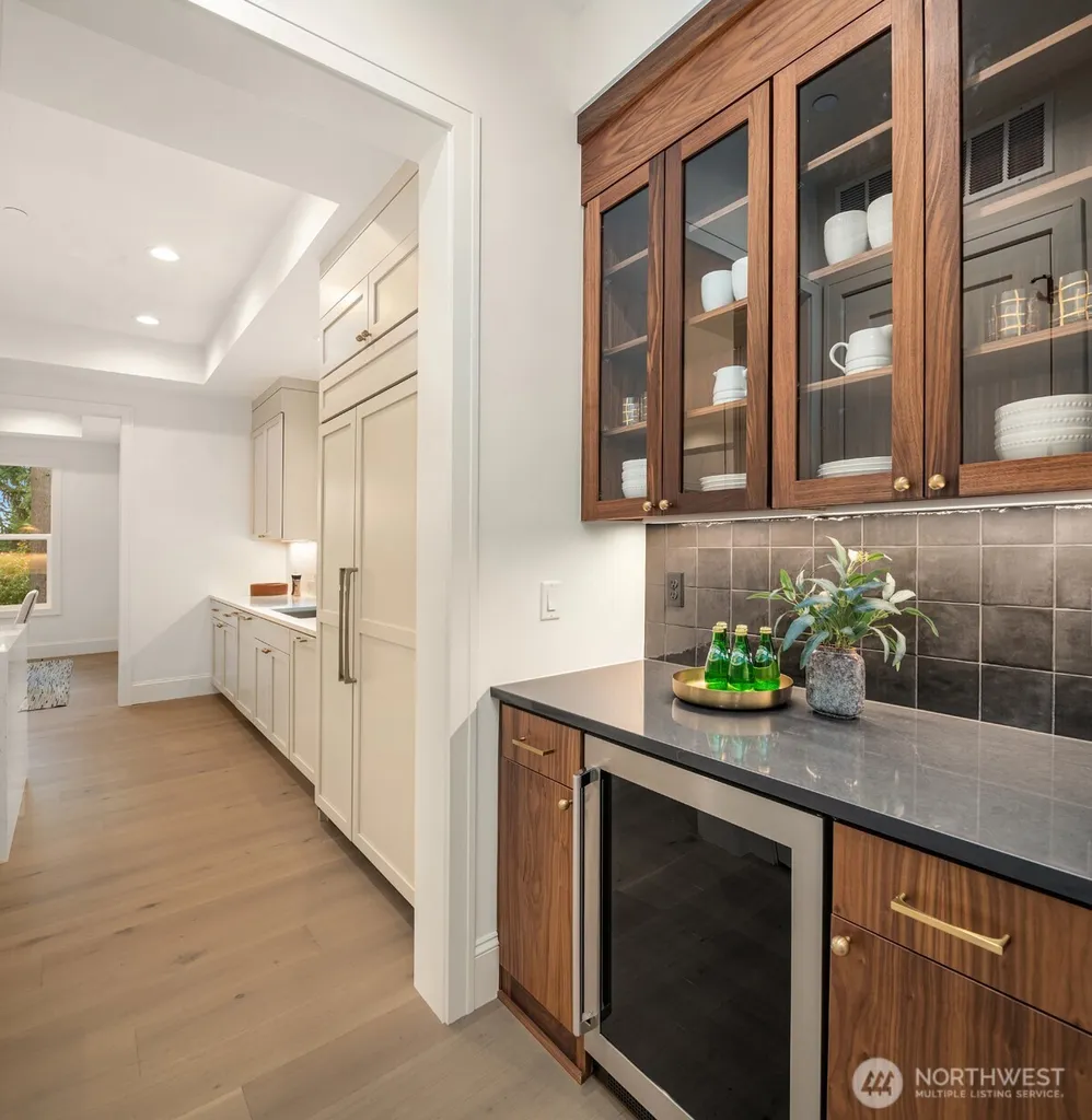 15030 SE 44th Place Bellevue WA 98006