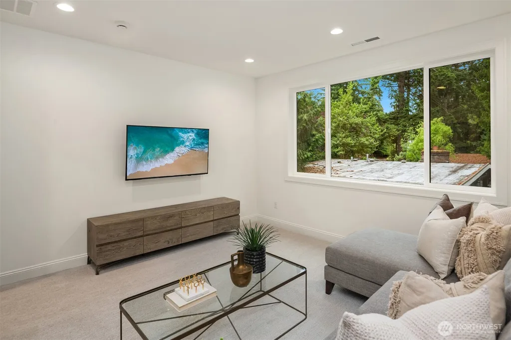 15030 SE 44th Place Bellevue WA 98006