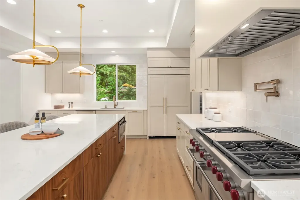 15030 SE 44th Place Bellevue WA 98006
