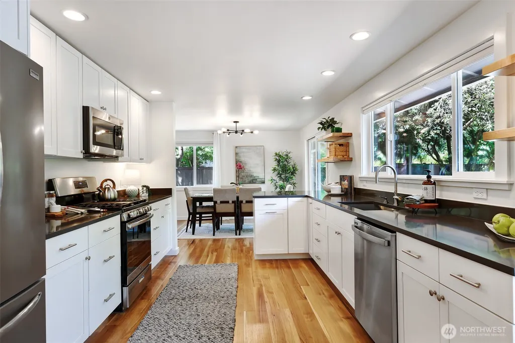 1527 NE 123rd Street Seattle WA 98125