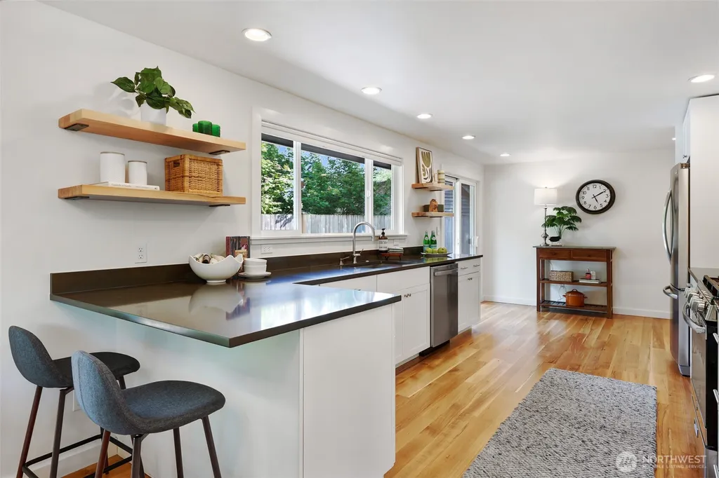 1527 NE 123rd Street Seattle WA 98125