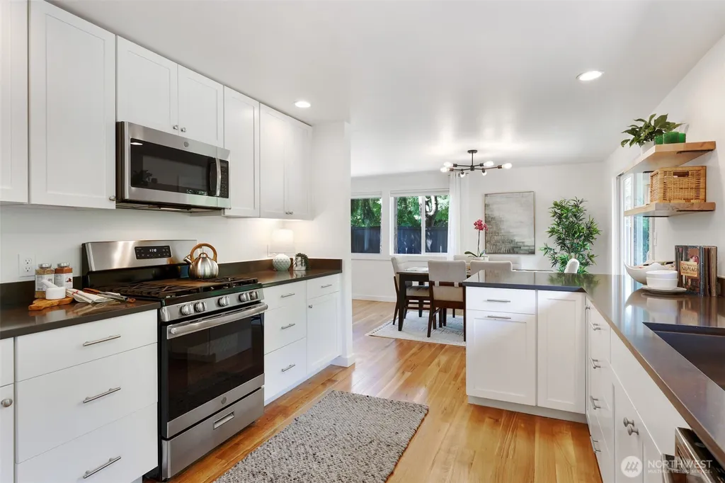 1527 NE 123rd Street Seattle WA 98125
