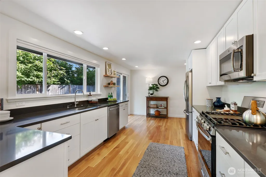 1527 NE 123rd Street Seattle WA 98125