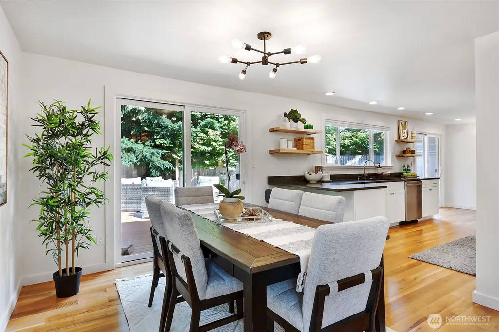 1527 NE 123rd Street Seattle WA 98125