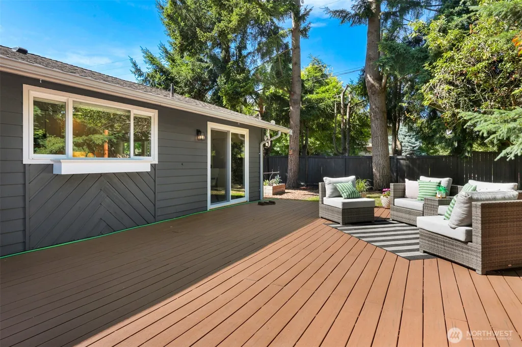 1527 NE 123rd Street Seattle WA 98125