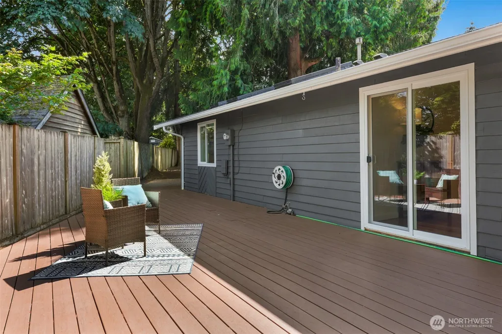 1527 NE 123rd Street Seattle WA 98125