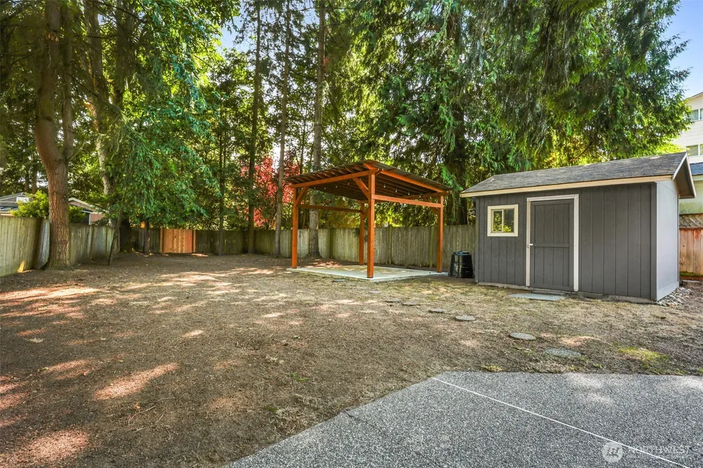 1527 NE 123rd Street Seattle WA 98125