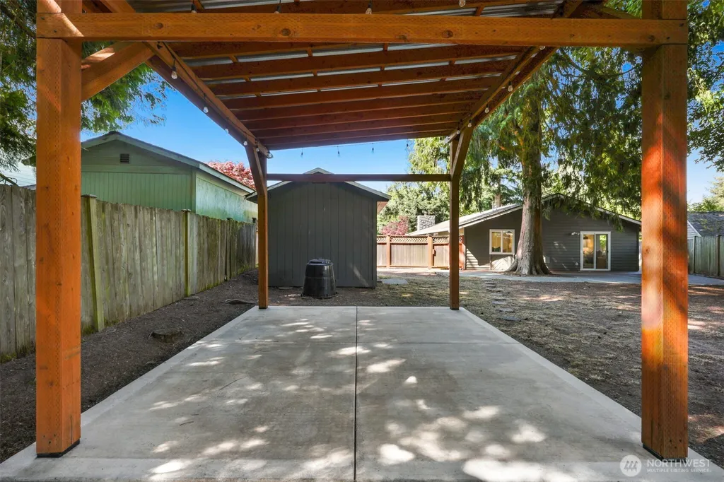 1527 NE 123rd Street Seattle WA 98125