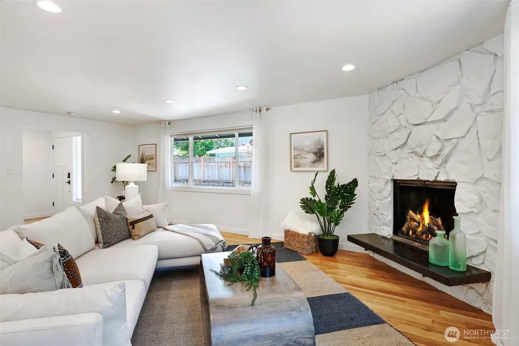 1527 NE 123rd Street Seattle WA 98125
