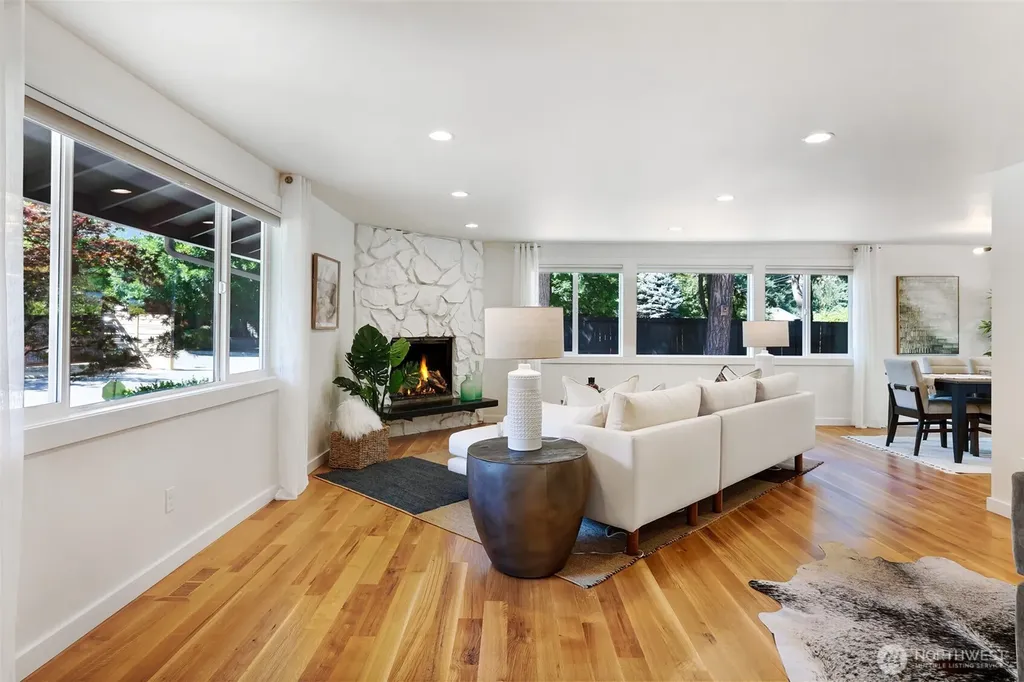 1527 NE 123rd Street Seattle WA 98125