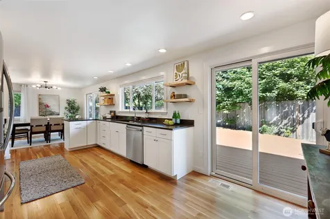 1527 NE 123rd Street Seattle WA 98125