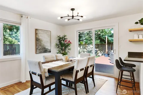 1527 NE 123rd Street Seattle WA 98125