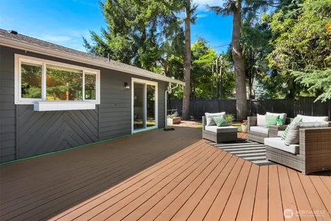 1527 NE 123rd Street Seattle WA 98125