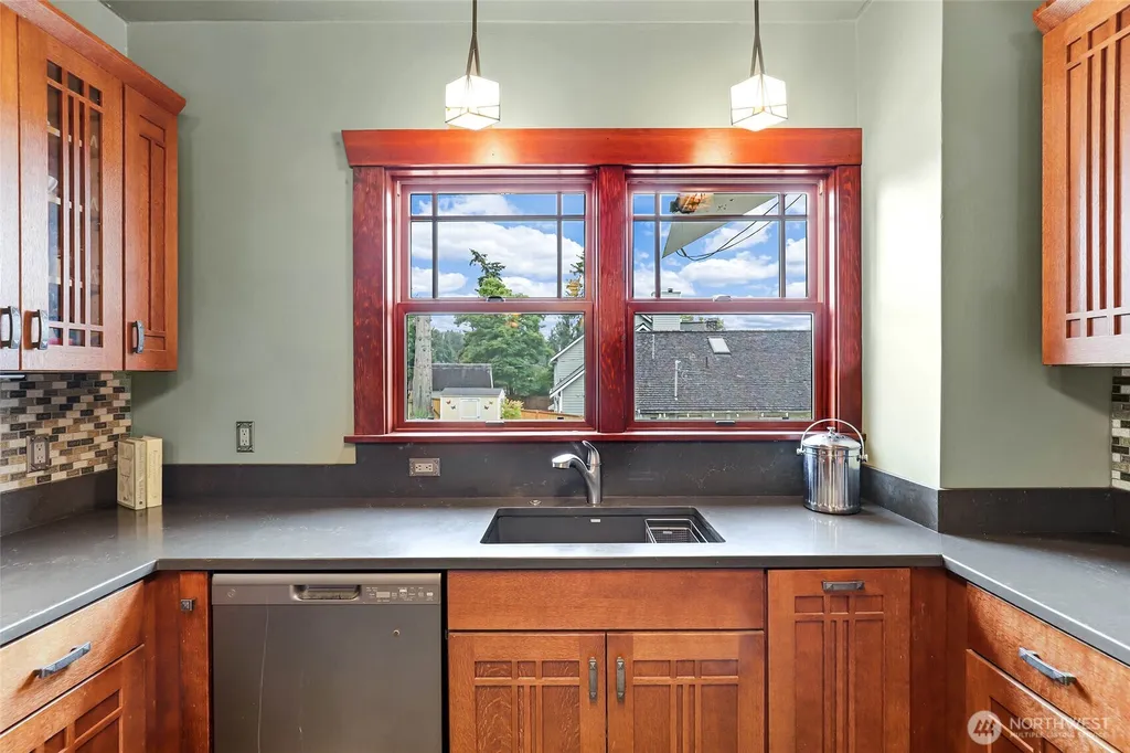 602 Jason Avenue N Kent WA 98030