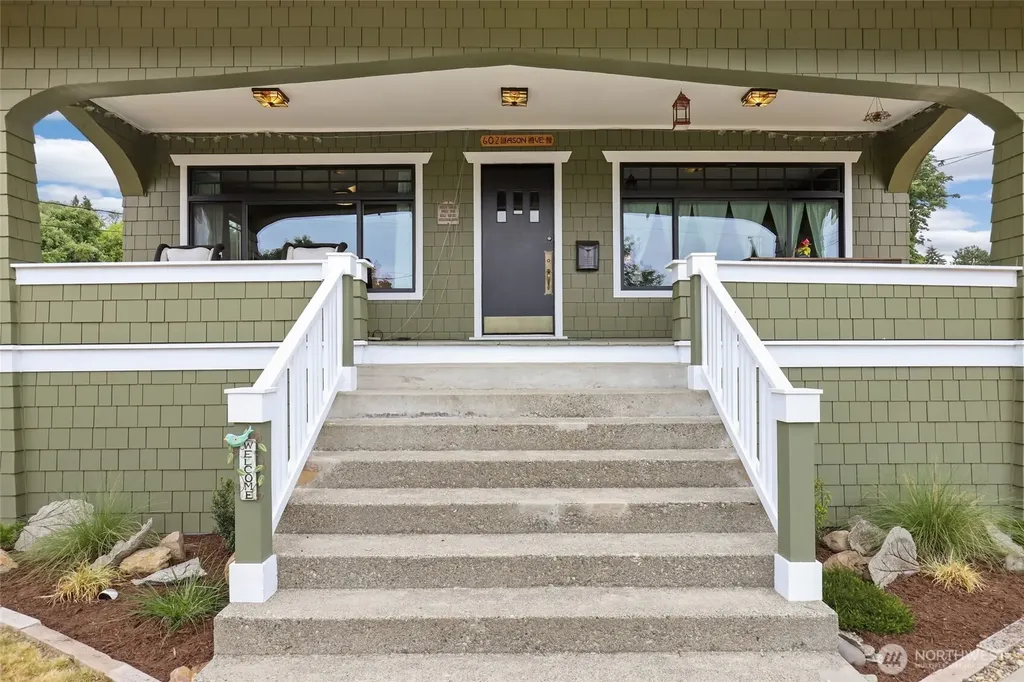 602 Jason Avenue N Kent WA 98030