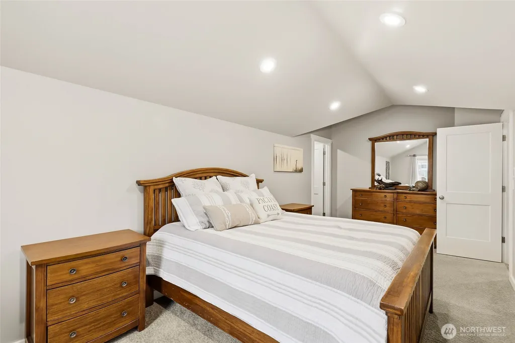 602 Jason Avenue N Kent WA 98030