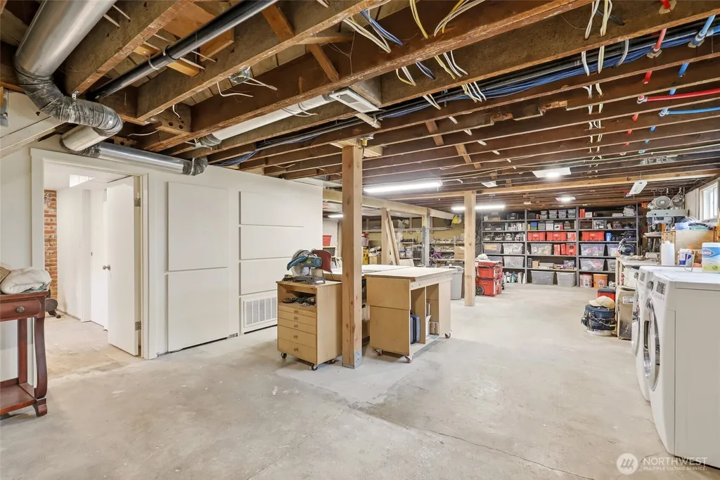 602 Jason Avenue N Kent WA 98030