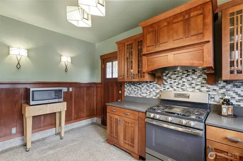 602 Jason Avenue N Kent WA 98030