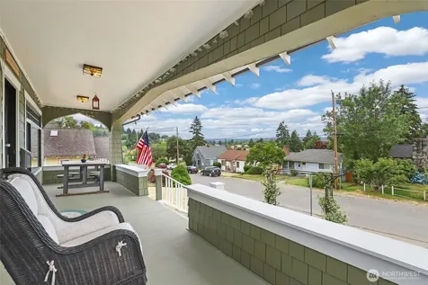 602 Jason Avenue N Kent WA 98030