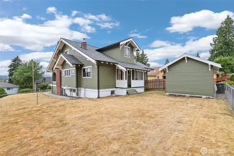 602 Jason Avenue N Kent WA 98030