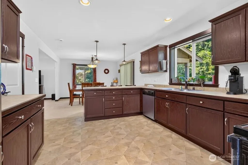 6608 184th Drive SE Snohomish WA 98290