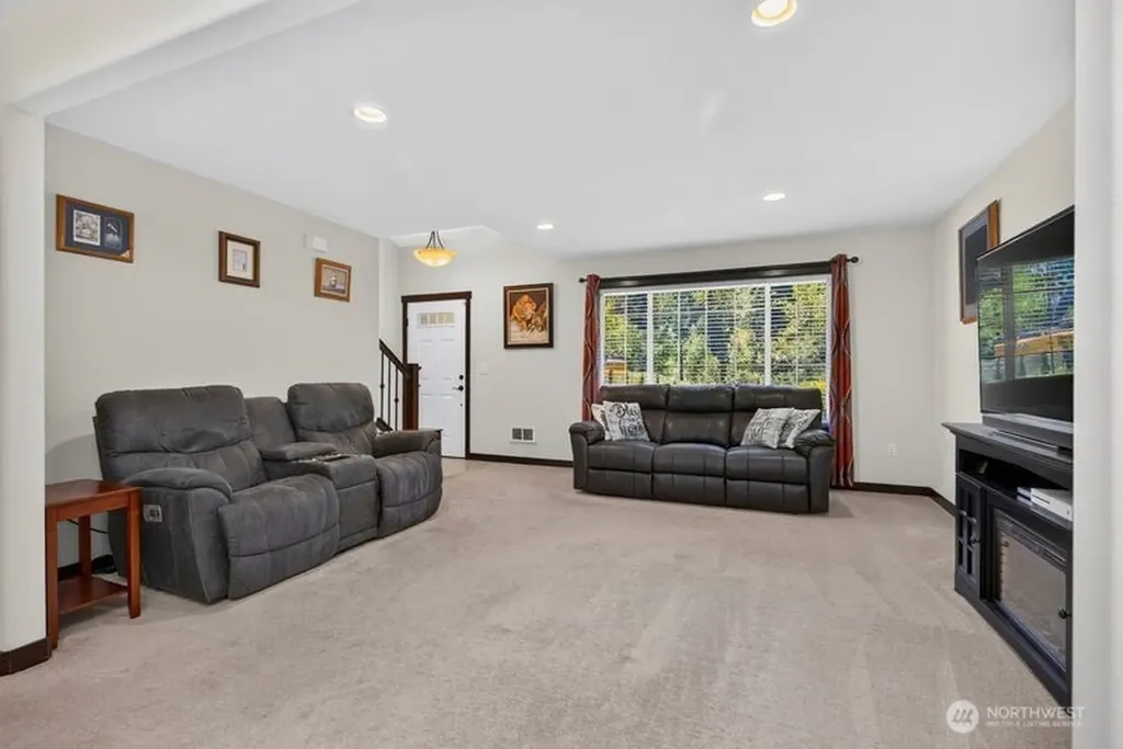 6608 184th Drive SE Snohomish WA 98290