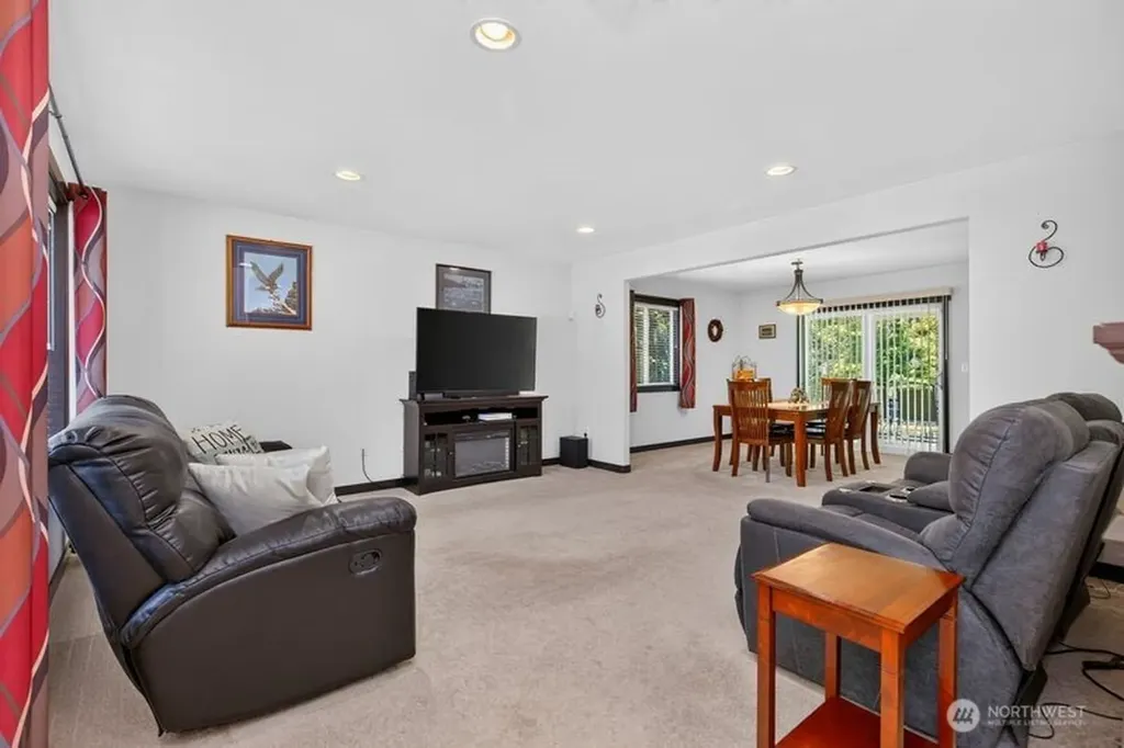6608 184th Drive SE Snohomish WA 98290