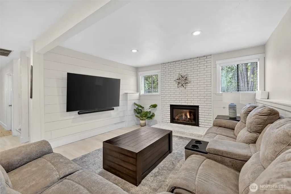 20009 SE 20th Place Sammamish WA 98075