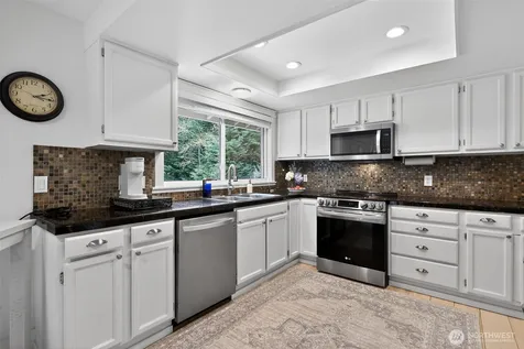 20009 SE 20th Place Sammamish WA 98075