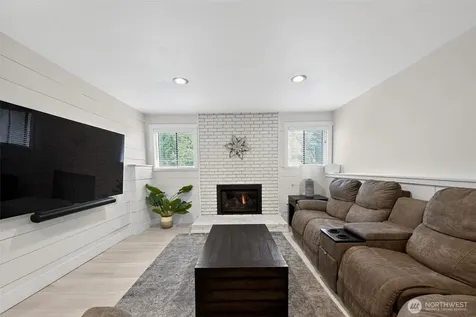 20009 SE 20th Place Sammamish WA 98075