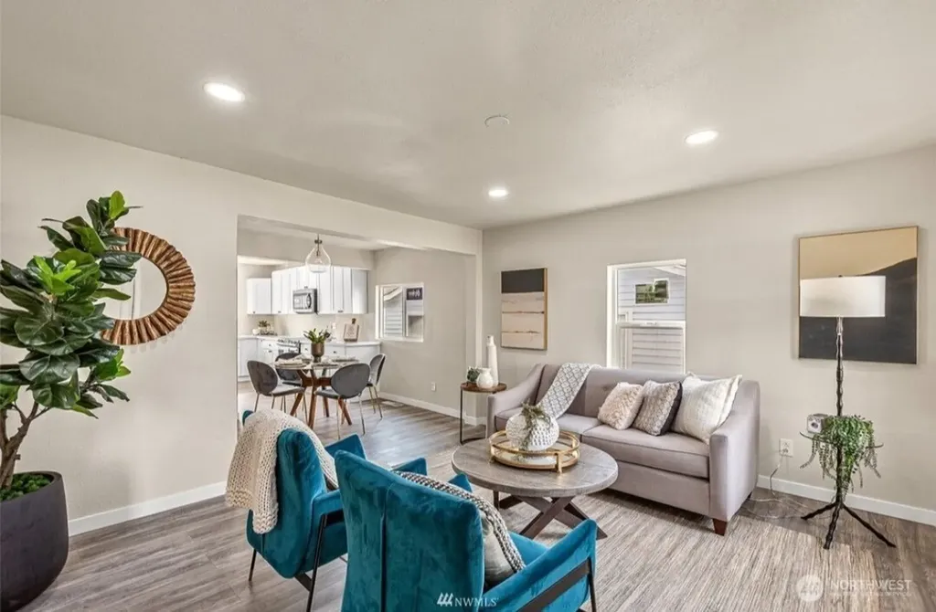 238 Meadow N Renton WA 98057