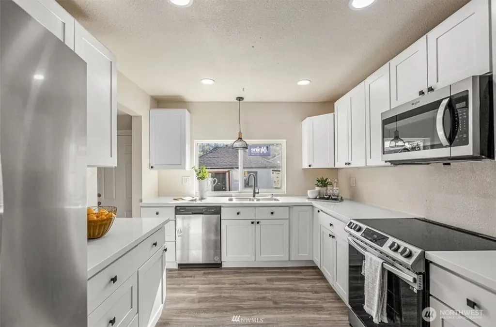 238 Meadow N Renton WA 98057