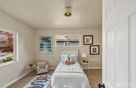 238 Meadow N Renton WA 98057