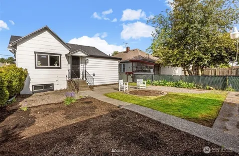 238 Meadow N Renton WA 98057