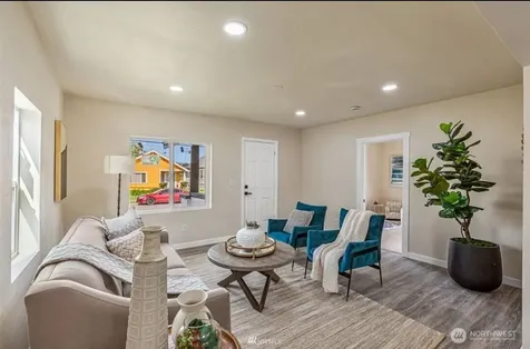 238 Meadow N Renton WA 98057