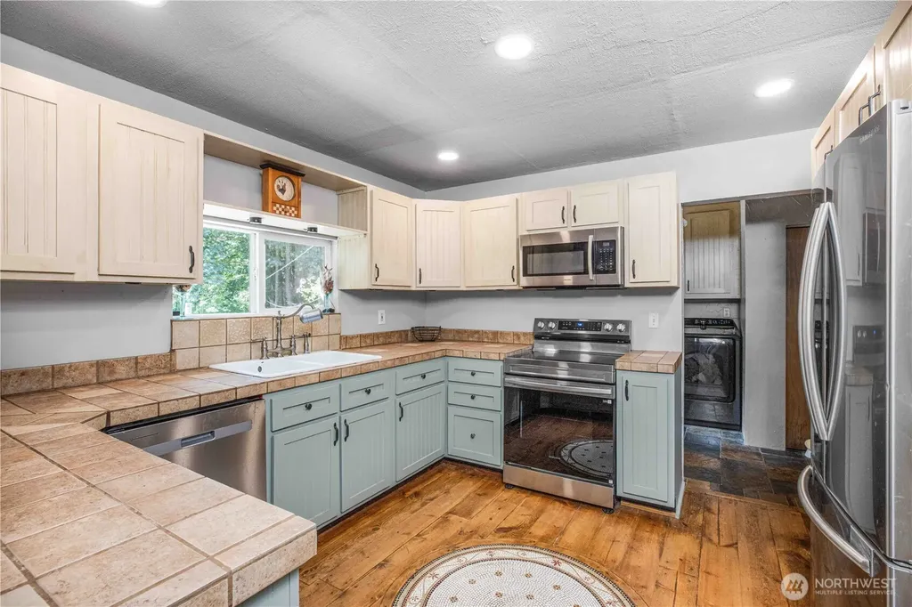 180 Dewatto Road W Seabeck WA 98380